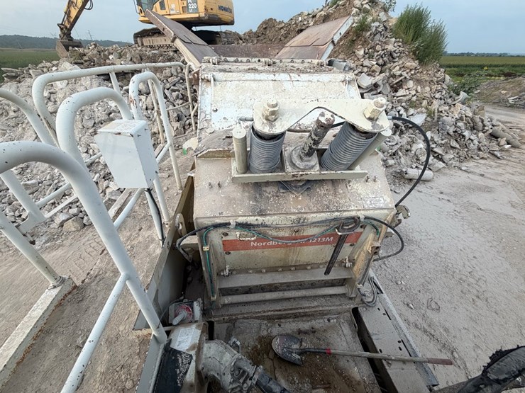 2012-metso-lokotrack-lt1213-tracked-impact-crusher-plant-image-32