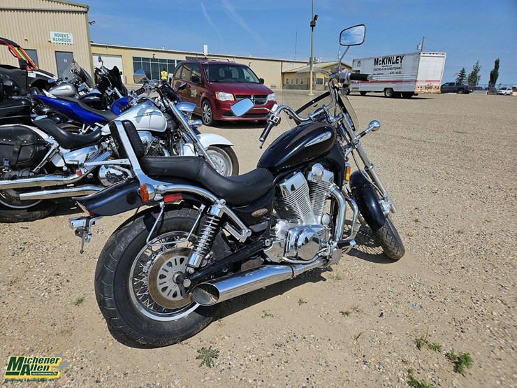 1996-suzuki-intruder-vs1400gl-image-4