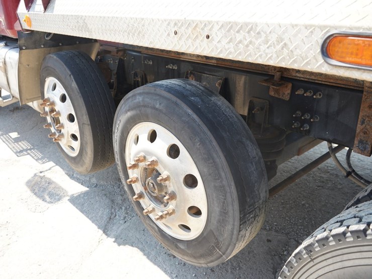 2018-mack-granite-gu713-image-22