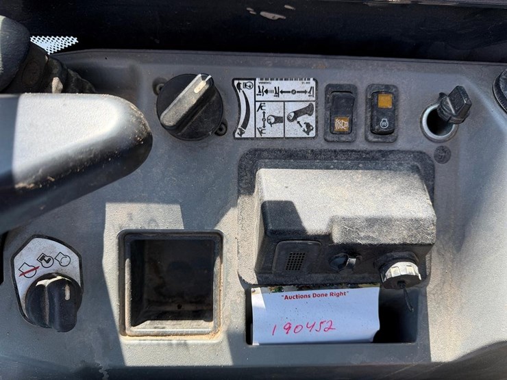 2021-bobcat-e60-image-24