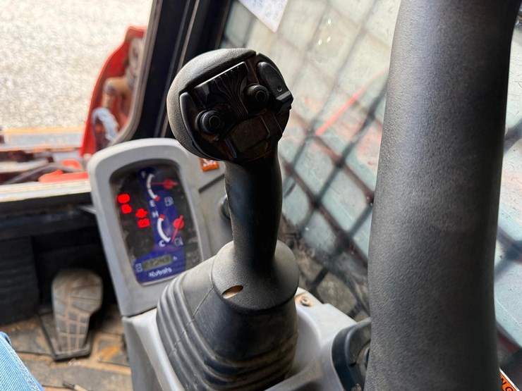 kubota-svl75-2-image-22