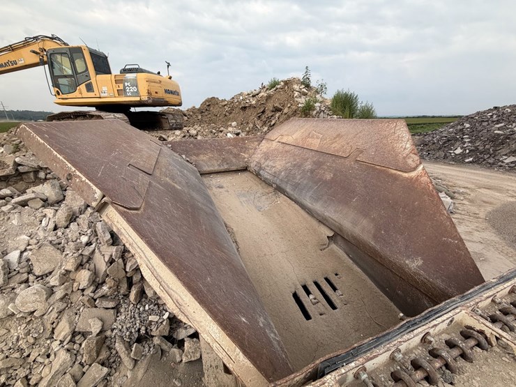2012-metso-lokotrack-lt1213-tracked-impact-crusher-plant-image-26