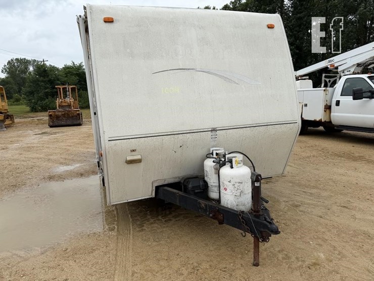 2004-keystone-rv-co-1004-image-2