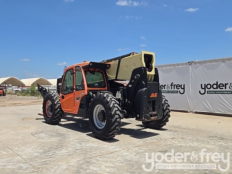 2018-jlg-1055-image-3