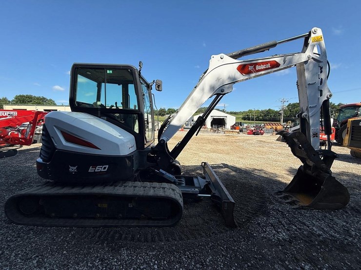 2021-bobcat-e60-image-5