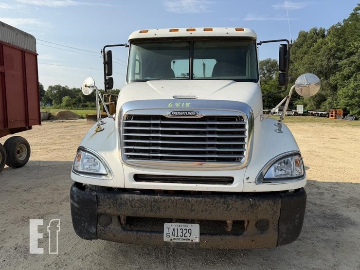 2003-freightliner-columbia-120-image-2