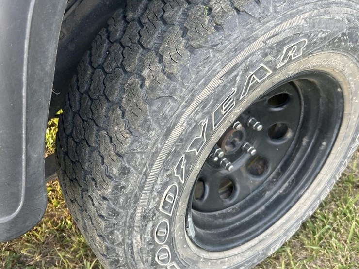 1993-jeep-wrangler-image-15