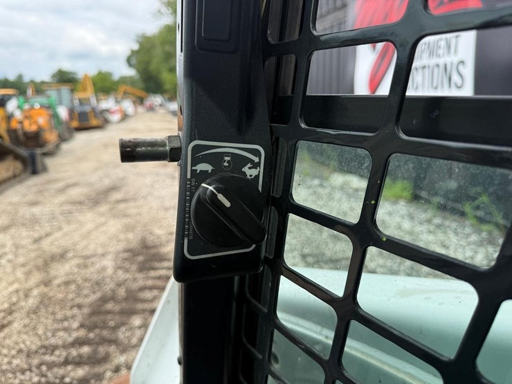 2018-bobcat-s570-image-21