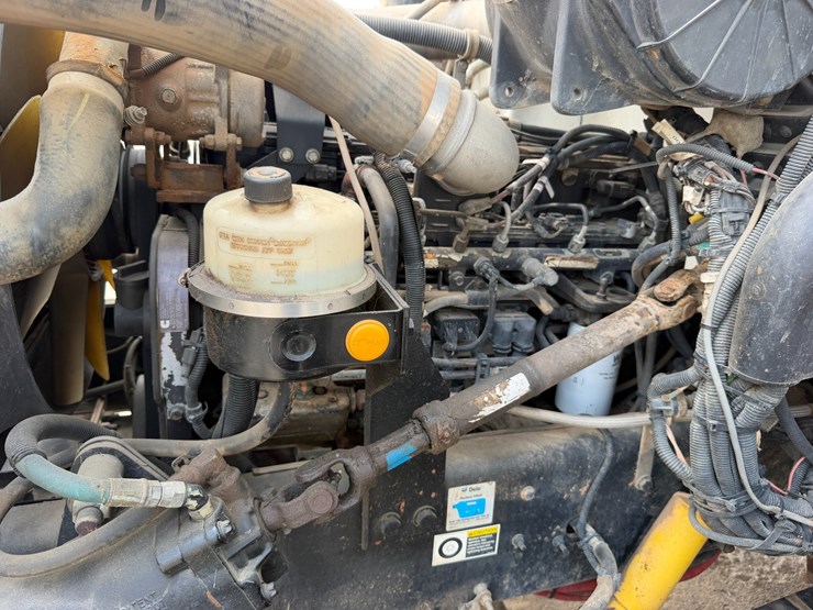 2007-peterbilt-335-image-80