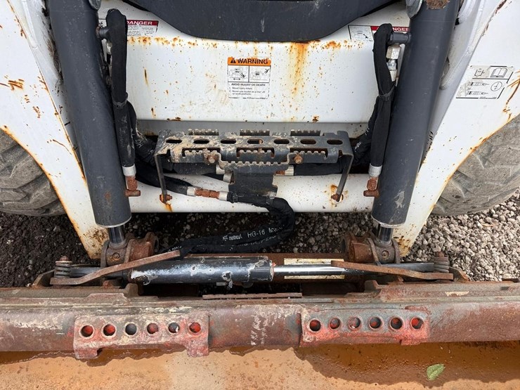 2020-bobcat-s570-image-10