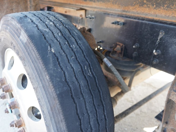 2014-mack-granite-gu713-image-35