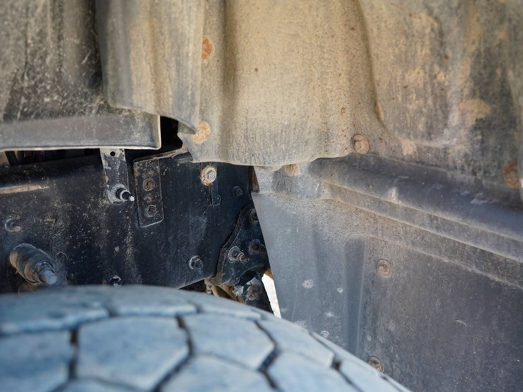 2014-mack-granite-gu713-image-24