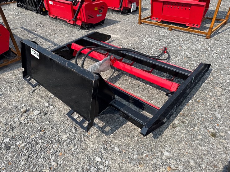 #2039-•-unused-future-fr70-72"-skid-steer-flat-ripper-inv#48899-image-1