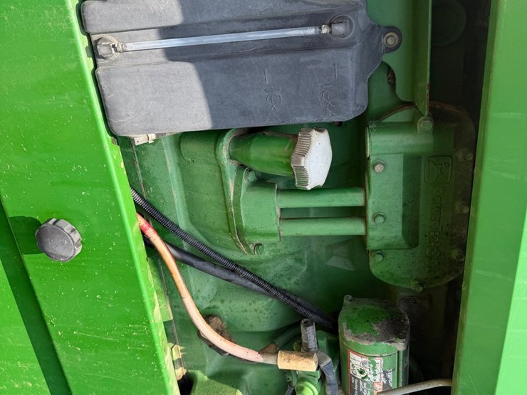 john-deere-8410t-image-54
