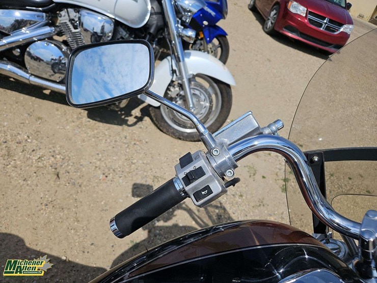 1996-suzuki-intruder-vs1400gl-image-13
