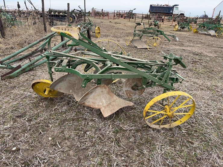 john-deere-two-bottom-plow-image-6