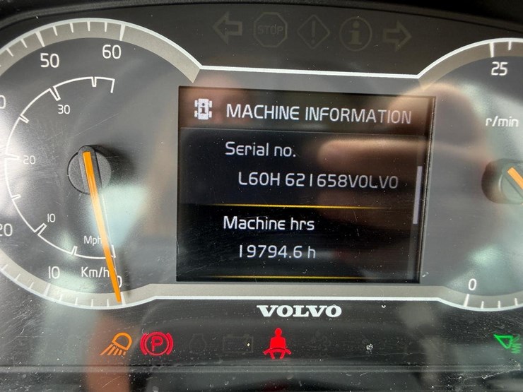 2017-volvo-l60h-image-32