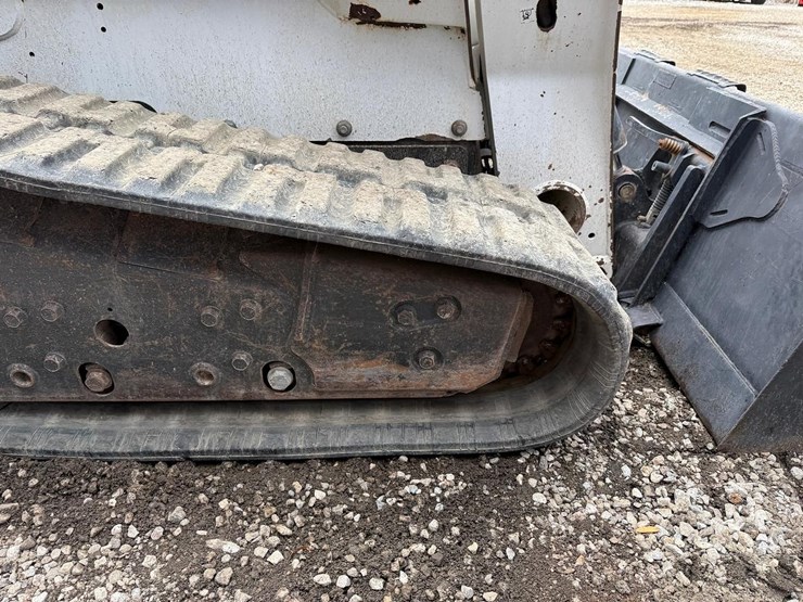 2012-bobcat-t870-image-14