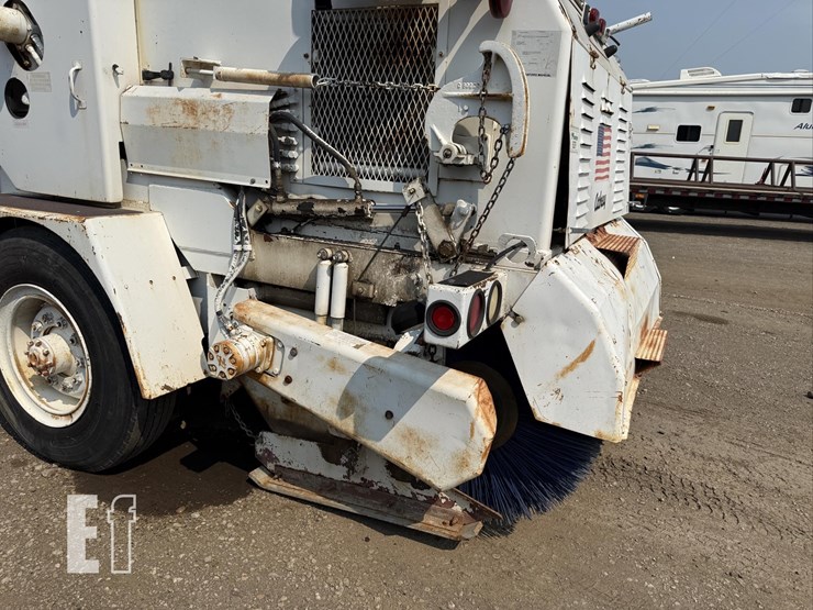 mobil-athey-street-sweeper-8401-image-14