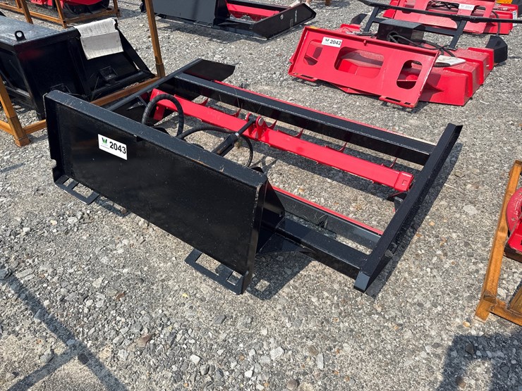 #2043-•-unused-future-fr70-72"-skid-steer-flat-ripper-inv#48898-image-1