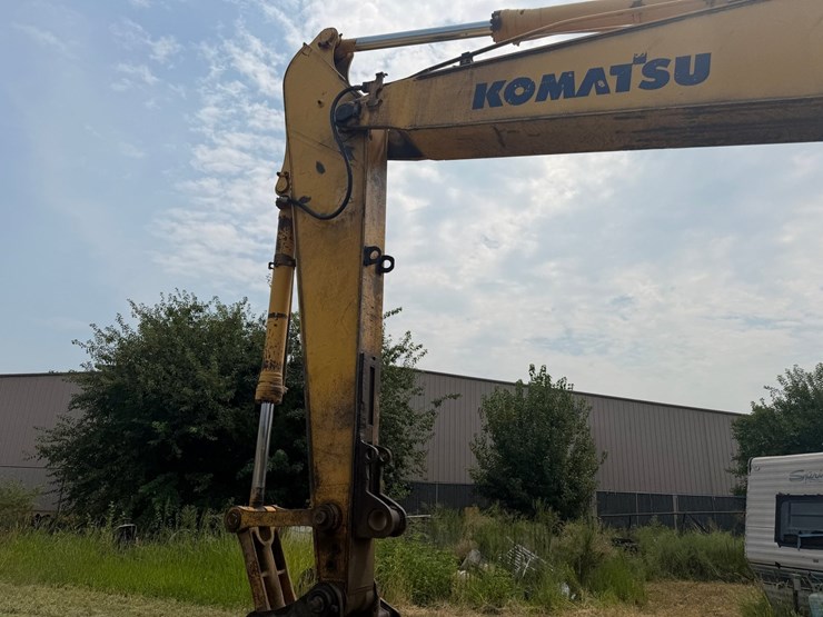 komatsu-pc200-image-37