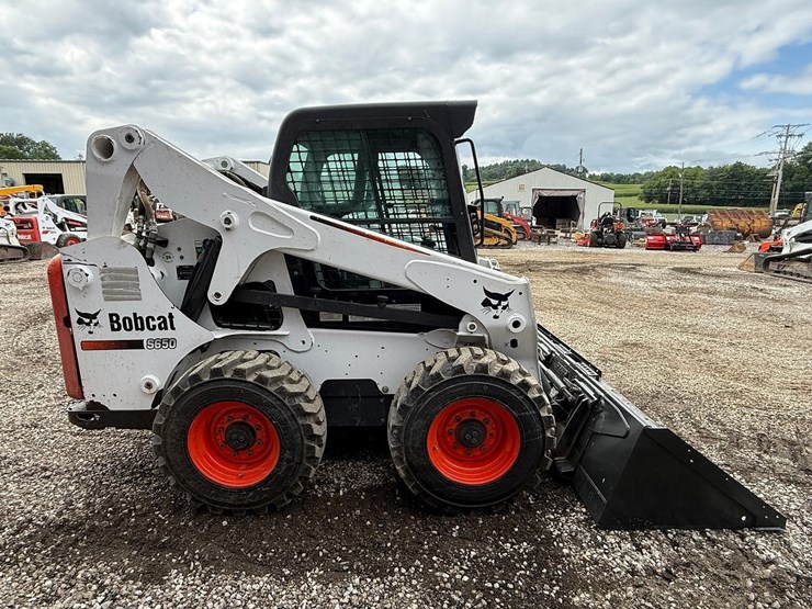 2013-bobcat-s650-image-5