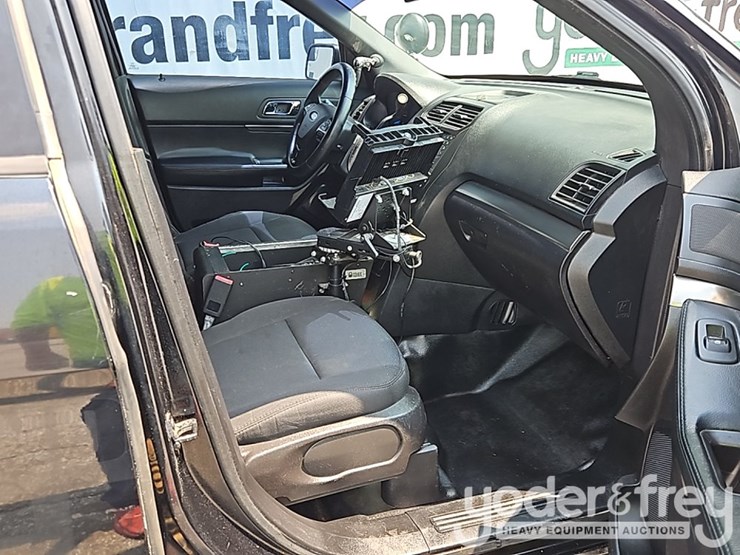 2017-ford-explorer-xlt-image-34