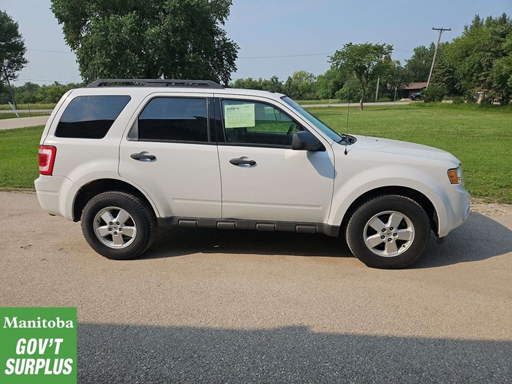 2011-ford-escape-image-6