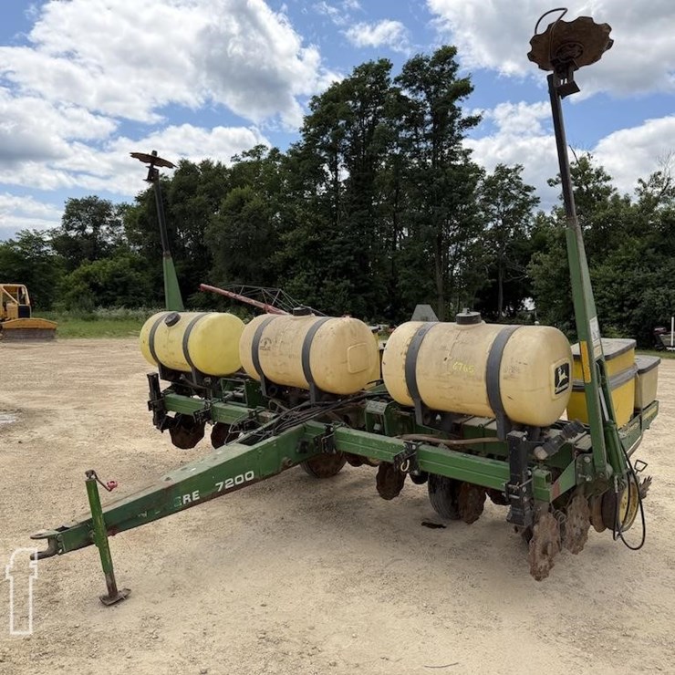 JOHN DEERE 6765