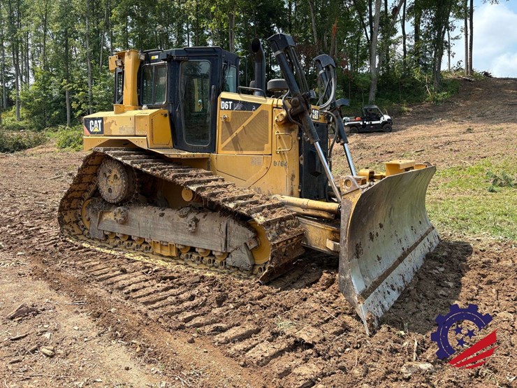 2015-caterpillar-d6t-lgp-image-10