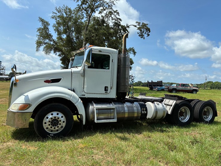 2014-peterbilt-386-image-3