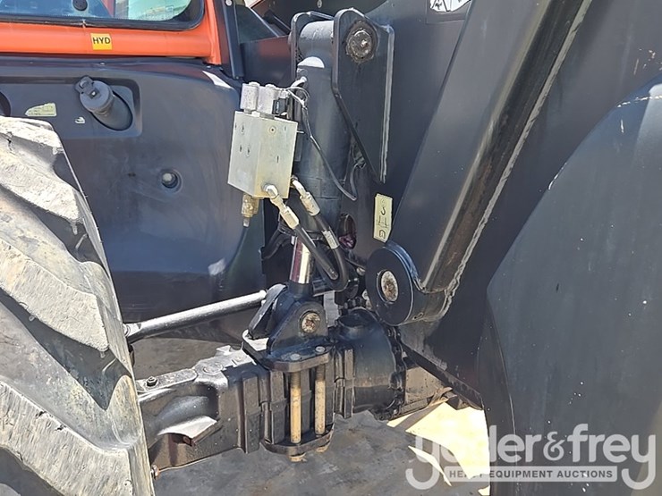 2018-jlg-1055-image-30