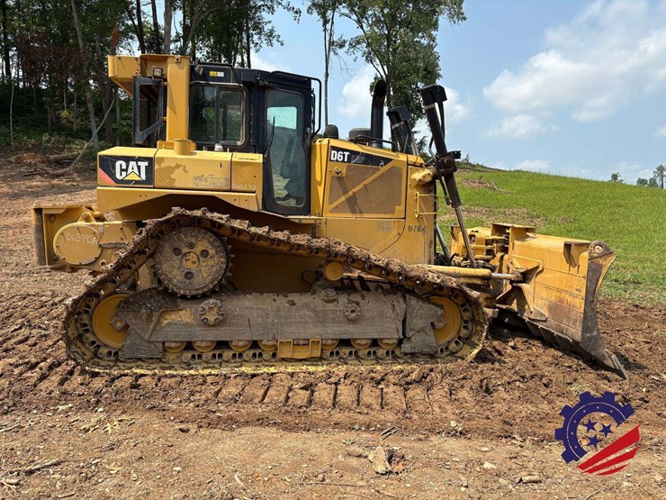 2015-caterpillar-d6t-lgp-image-5