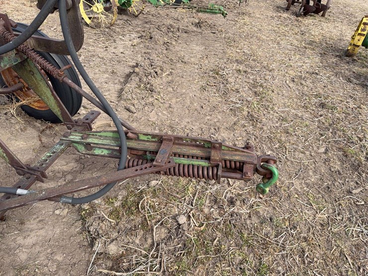 john-deere-no.-44-pull-type-two-bottom-plow-image-8