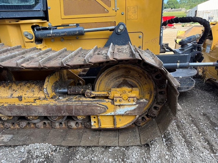 2016-deere-650k-lgp-image-15