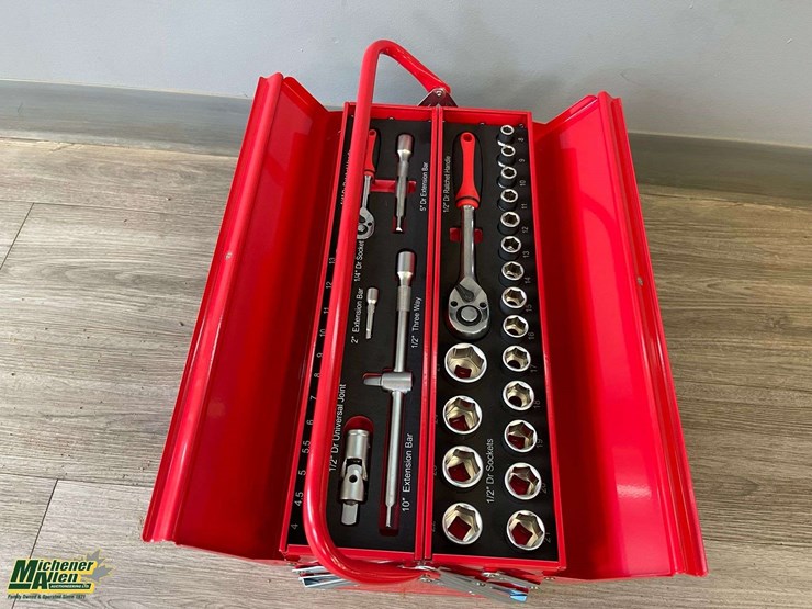 unused-boss-18in-x-8in-cantilever-tool-box-with-set-of-tools-and-foam-organizer-insert-image-5