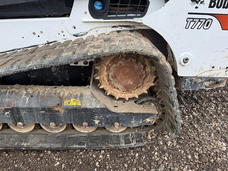 2022-bobcat-t770-image-18