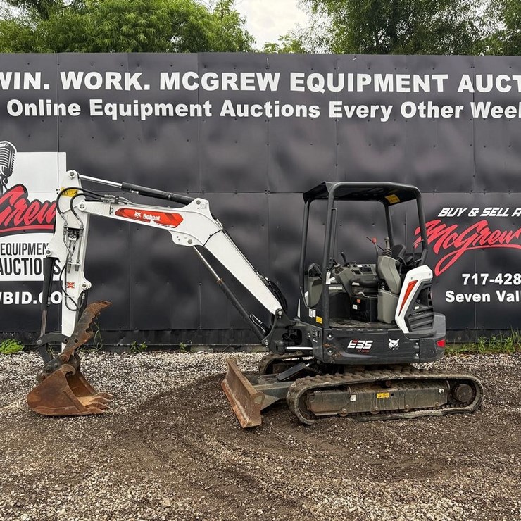 2023 BOBCAT E35