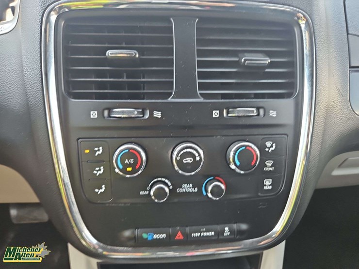 2016-dodge-grand-caravan-image-8