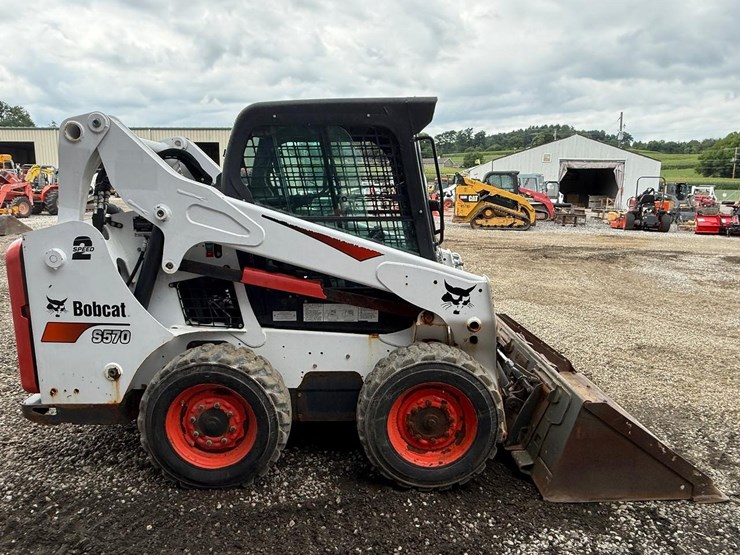 2020-bobcat-s570-image-5