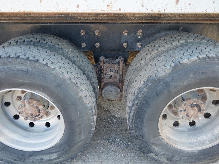 2014-mack-granite-gu713-image-36