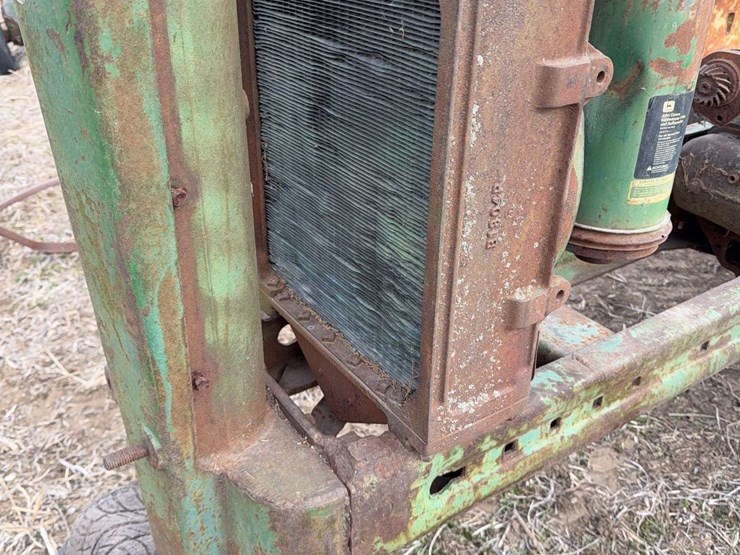 john-deere-b-image-9