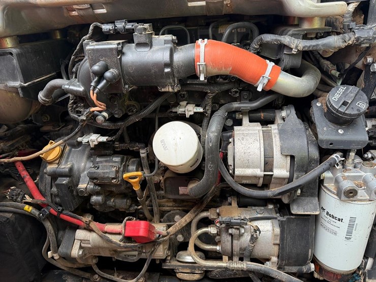2023-bobcat-t770-image-15