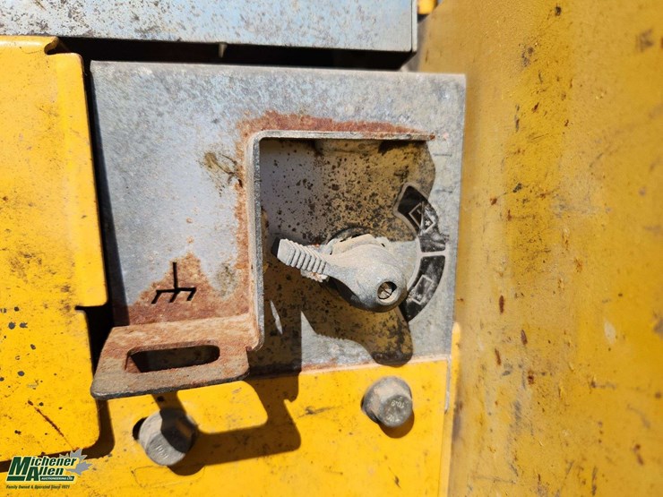 deere-410l-image-21
