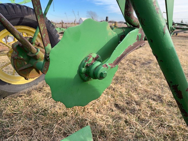john-deere-pull-type-no.-44-two-bottom-plow-image-14