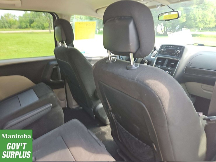 2016-dodge-grand-caravan-sxt-image-28