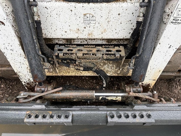 2023-bobcat-t770-image-10
