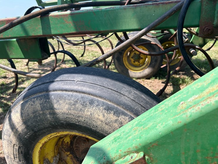 john-deere-34-image-8