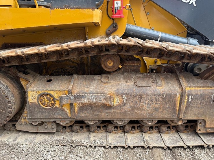 2018-deere-655k-image-13