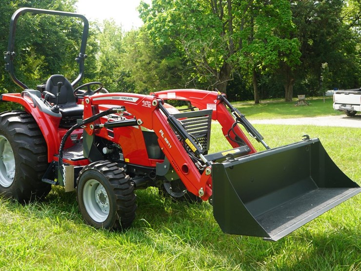 2024-massey-ferguson-1835m-image-3